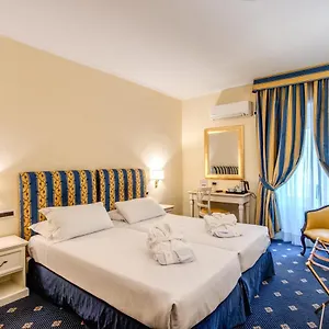 4* Otel Napoleon