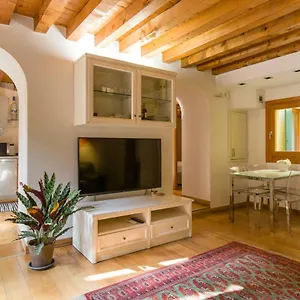  Apartment Downtown Italy